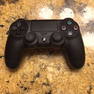 PS4 controller